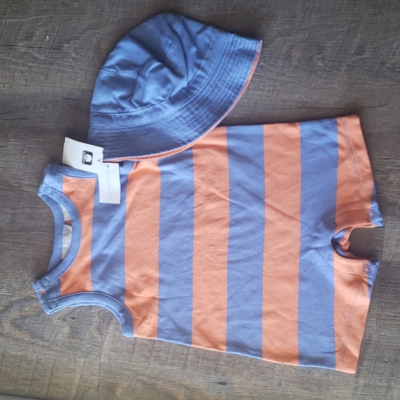 Specialty Baby onsie with hat, 18 month, NWT - Picture 1 of 8
